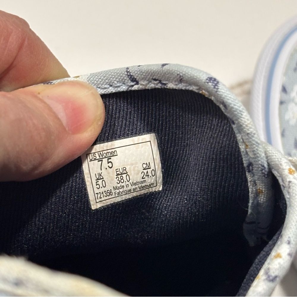 VANS Women’s Blue Floral Athletic Fashion Sneakers Skate Shoes Size 7.5 Daisies - Picture 11 of 12